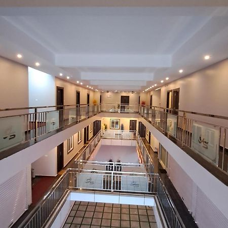 Capital Square Aparthotel Erattupetta ภายนอก รูปภาพ